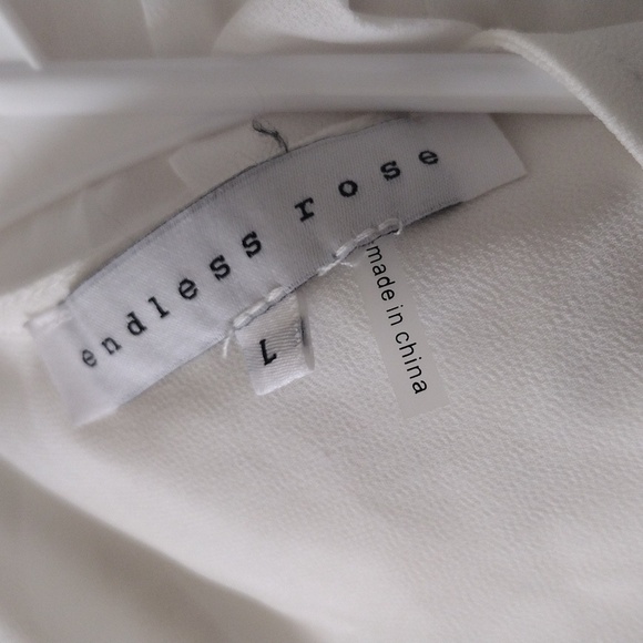 Endless Rose pleated romper - Picture 3 of 3